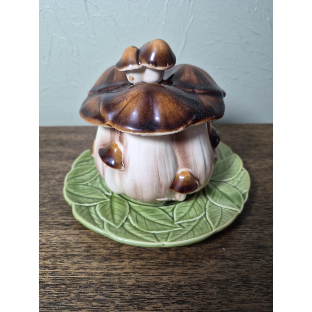 HOMCO Mushroom Gravy Boat With Lid